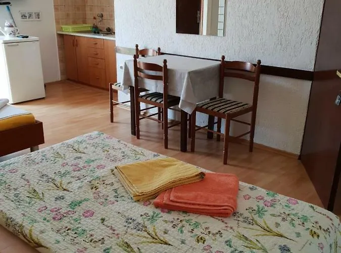 Sirovica Apartman Cunski